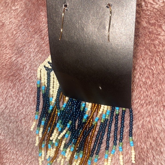 NWT Blue + White Bead BoHo Fashion Earrings - Picture 3 of 4